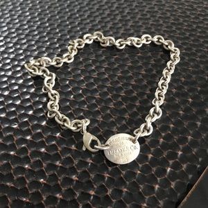 Tiffany’s choker necklace